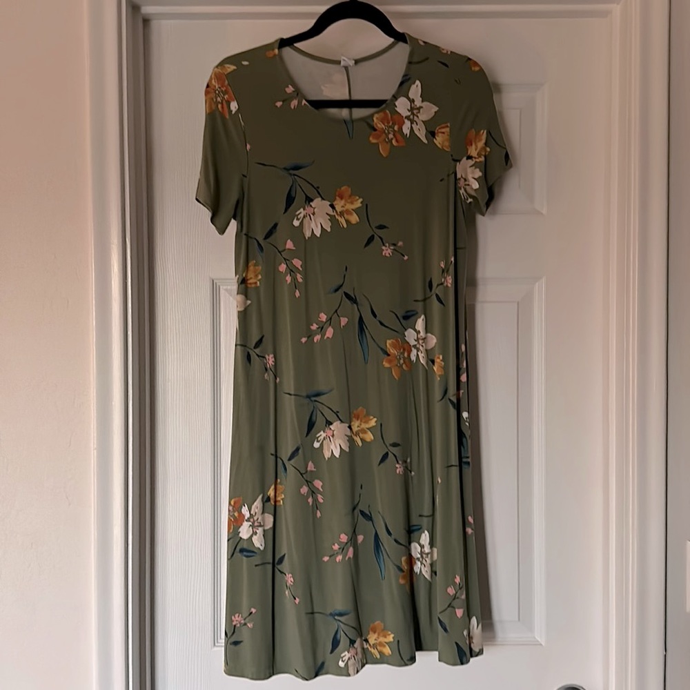 Old Navy Floral T-Shirt Dress Size Small
